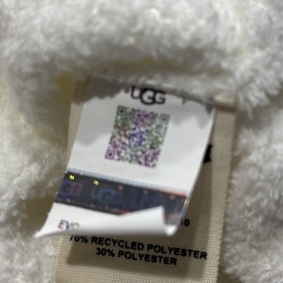 NWT UGG Zadie plush top - Cream - Sz M - Picture 7 of 9